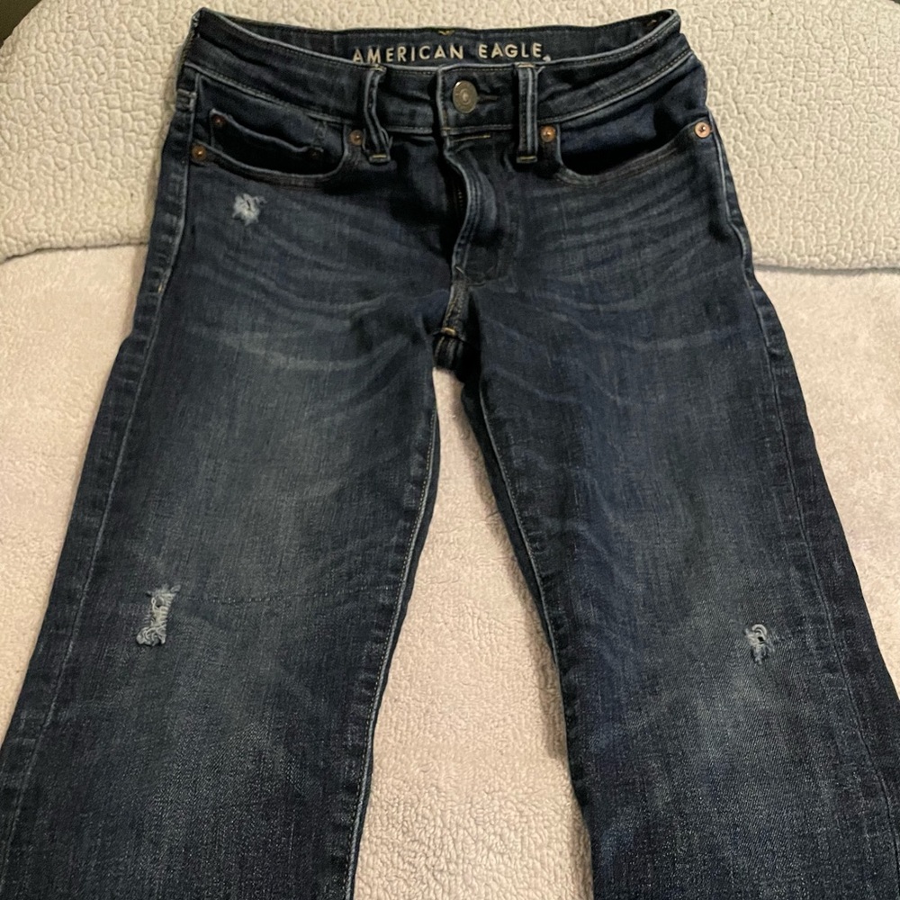 American Eagle Distressed Jeans (26x28 - Slim)